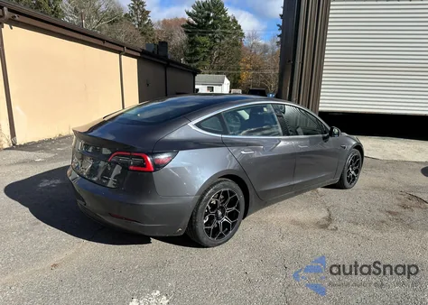 2018 Tesla Model 3 Long Range/Performance из США, поврежденный, VIN 5YJ3E1EB1JF119497